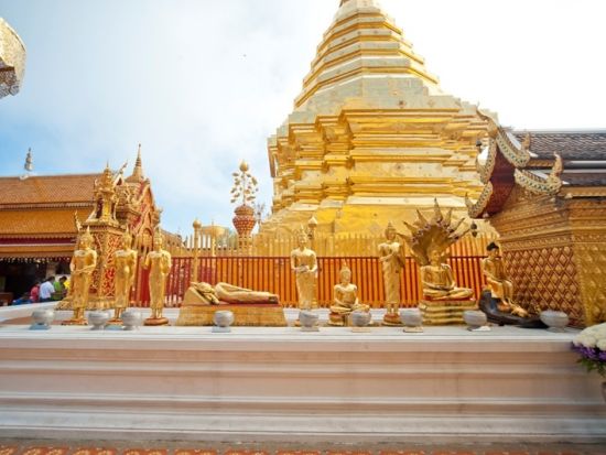 【チェンマイ発】郊外最大の名所・ドイステープ寺院に訪れる半日ツアー＜午前 or 午後／ホテル送迎付／日本語ガイド＞