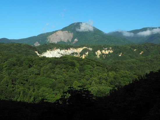 白神山地ハイキング「十二湖」青池など湖をゆっくり散策＜初級/4~11月プライベートガイド/JR十二湖駅発着＞