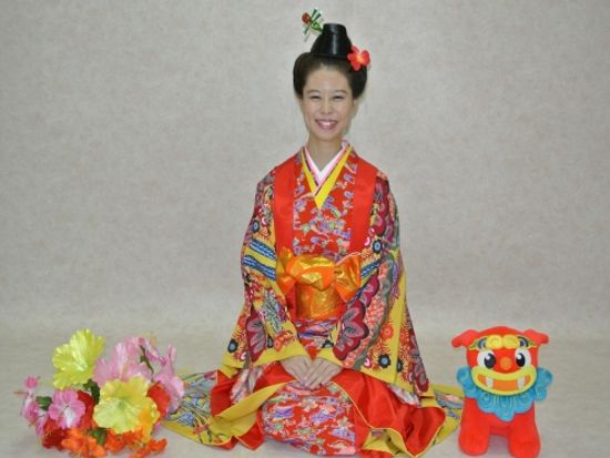 琉球衣装着付け体験 気軽に変身 福州園内 那覇市 沖縄本島の観光 オプショナルツアー専門 Veltra ベルトラ 琉球衣装着付け体験 気軽に変身 福州園内 那覇市 沖縄本島の観光 オプショナルツアー専門 Veltra ベルトラ