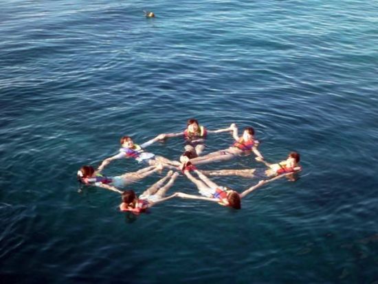 慶良間シュノーケリング　ゆったり過ごせる大型船の快適クルージングで黒島やナガンヌ島など離島のシュノーケリングポイントへ＜半日／午後便当日予約可／那覇発＞