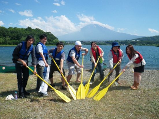 2時間カヌー体験プランは即時予約可能日あり！ カヌー体験 富士山をバックに河口湖を水上散歩！＜0歳から参加可／30分・2時間／午前・午後／富士河口湖＞