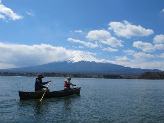 2時間カヌー体験プランは即時予約可能日あり！ カヌー体験 富士山をバックに河口湖を水上散歩！＜0歳から参加可／30分・2時間／午前・午後／富士河口湖＞