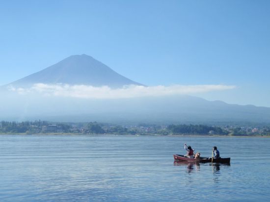 2時間カヌー体験プランは即時予約可能日あり！ カヌー体験 富士山をバックに河口湖を水上散歩！＜0歳から参加可／30分・2時間／午前・午後／富士河口湖＞