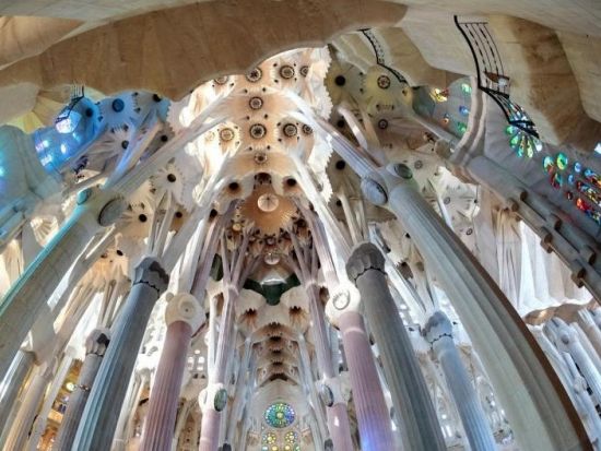 世界遺産サグラダ・ファミリア＆グエル公園　半日観光ツアー ＜英語ガイド／午前or午後／バルセロナ＞
