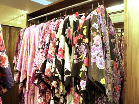 着物レンタル カップルプラン 京都駅前すぐ近く！かんざし貸出＆簡単ヘアアレンジ無料＜京都タワーサンド店＞by wargo（ワーゴ）