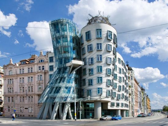 プラハ市内 半日観光ツアー　バスと徒歩で世界遺産都市をめぐる ＜英語ガイド／プラハ発＞