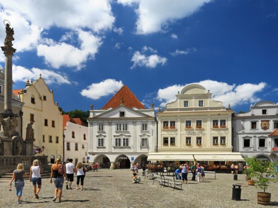 世界遺産チェスキークルムロフ　1日観光ツアー ＜英語ガイド／プラハ発＞