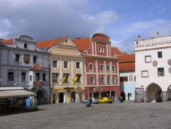 世界遺産チェスキークルムロフ　1日観光ツアー ＜英語ガイド／プラハ発＞