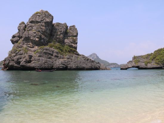 【サムイ発】アントン・ナショナル・マリンパーク☆珍しい地形の島々やシュノーケリングとカヤッキングを楽しむ！＜終日／ホテル送迎付／日本語ガイド選択可／昼食付＞