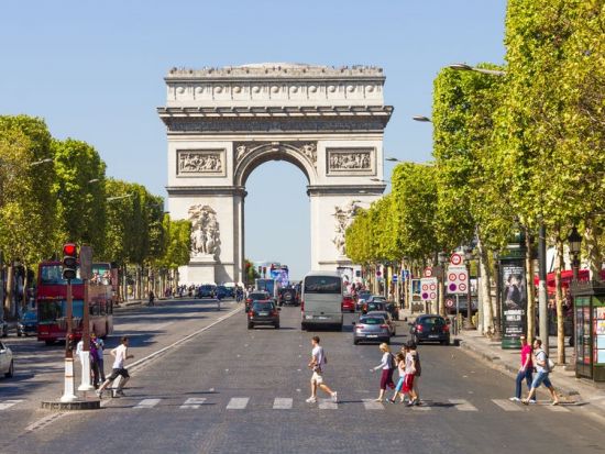 ロンドン発パリ日帰りツアー　セーヌ川ランチクルーズ＋パリ乗り降り自由バスチケット付き＜ユーロスター利用＞