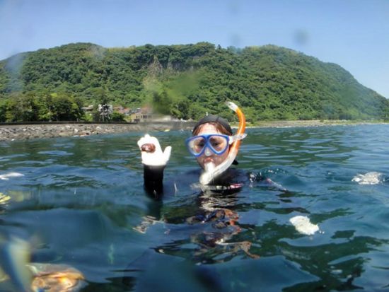 シュノーケリングツアー　公認インストラクターがガイド！人気の富戸や伊豆海洋公園で地上にはない感動体験！＜城ヶ崎海岸駅お迎え可／伊東市＞by ダイブショップ宝島