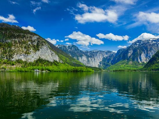 【プライベートツアー】専用車＋日本語ドライバーガイドで自由に観光 4・5・6・8時間＜定員最大8名／ザルツブルク発＞ 