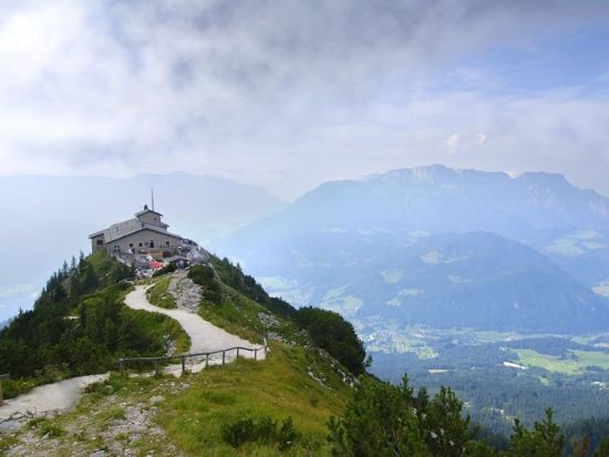 【プライベートツアー】専用車＋日本語ドライバーガイドで自由に観光 4・5・6・8時間＜定員最大8名／ザルツブルク発＞ 