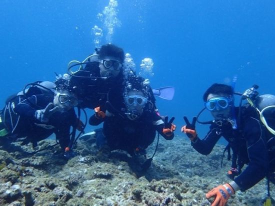 体験ダイビング　1グループ4名までの少人数制！できる限りポイントのリクエストもお応え＜ビーチ or ボート／1ダイブ／宮古島・来間島＞