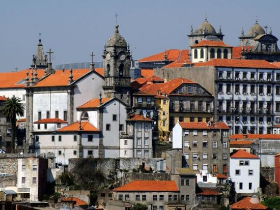 【プライベートツアー】ワイナリー見学付き！ポルト半日観光＜車貸切／午前・午後／ポルト発＞