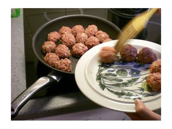 フィンランドの家庭料理体験ツアー 実際に現地のご家庭に訪問！＜貸切／日本語ガイド同行／ヘルシンキ発＞