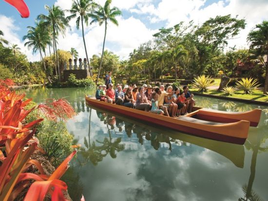 ポリネシア カルチャーセンター　ガイドツアー付き！盛りだくさんのアクティビティ体験＆ハワイ最大の伝統ルアウショー＜園内日本語ガイド／送迎可／ビュッフェ付き＞