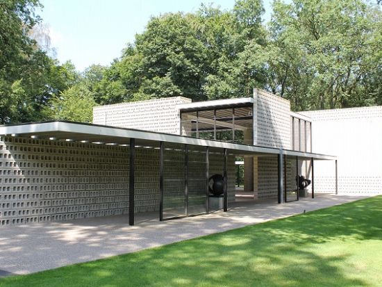 日本語ガイドと行く クレラー・ミュラー美術館1日観光 ＜日本語／アムステルダム発＞