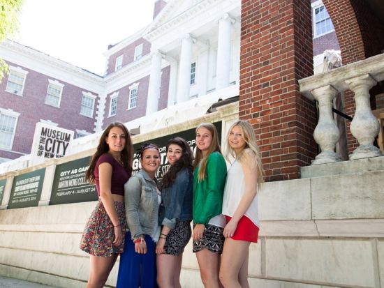 海外ドラマ『ゴシップガール』 ロケ地ツアー ＜英語ガイド＞