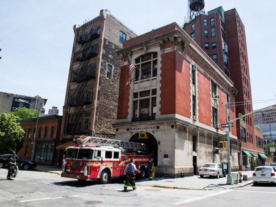 ニューヨーク　海外ドラマ＆映画ロケ地ツアー ＜英語ガイド＞