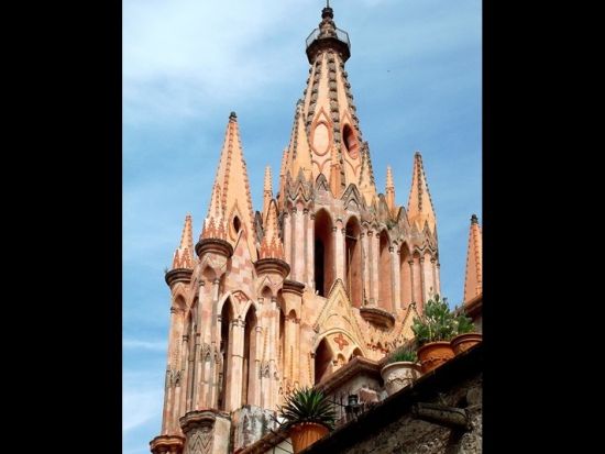 【魔法の町】サン・ミゲル・デ・アジェンデ＆ケレタロ観光ツアー＜混載／日本語ガイドor英語ガイド／メキシコシティ発＞