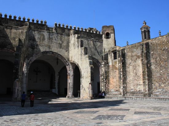 3つの世界文化遺産を制覇！ソチカルコ遺跡＆クエルナバカのカテドラル＆メキシコ国立自治大学の壁画 1日観光ツアー＜混載／日本語ガイド／往復送迎／メキシコシティ発＞
