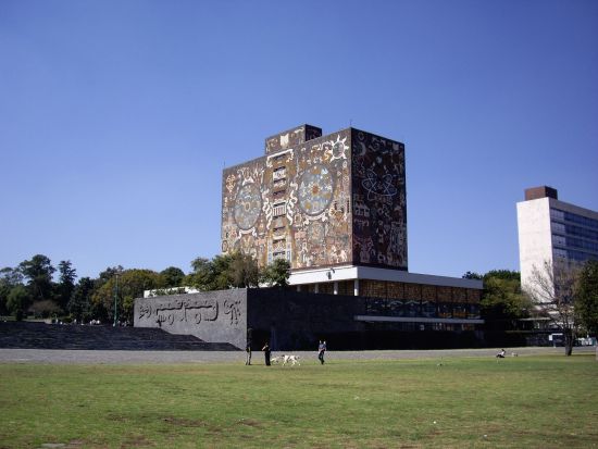 3つの世界文化遺産を制覇！ソチカルコ遺跡＆クエルナバカのカテドラル＆メキシコ国立自治大学の壁画 1日観光ツアー＜混載／日本語ガイド／往復送迎／メキシコシティ発＞