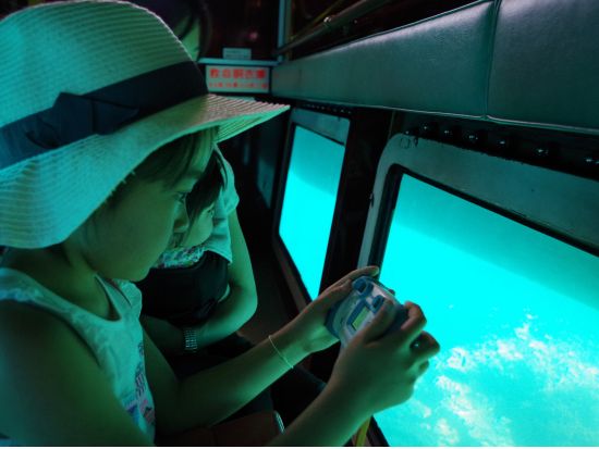 大型水中観光船オルカ号クルーズ 海底ウォッチング　0歳から参加可能！選べる出発時間！＜半日／那覇発＞