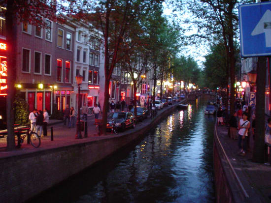 amsterdam-red-light-district-tour-walk