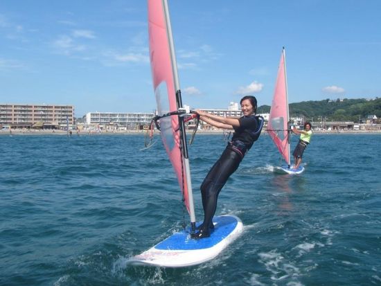 ウィンドサーフィン体験 初心者～経験者までレベルに合わせて丁寧指導！ご家族OK・13歳から体験可！＜終日／逗子＞ by クラブマリーンブルー