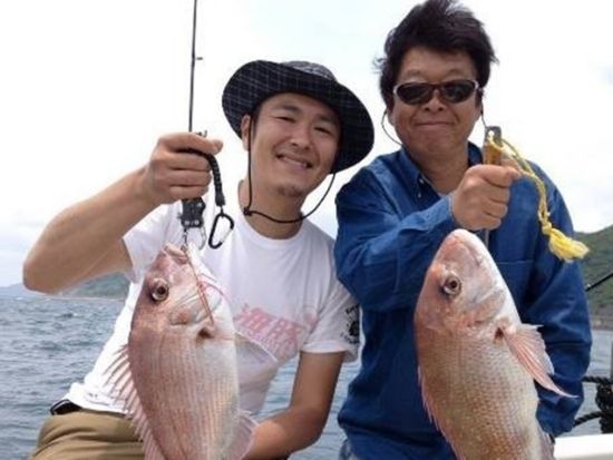フィッシング体験　船釣りで大物も狙える！旬の魚の宝庫・日南海岸でルアー釣りやエサ釣りを体験　＜約5時間／日南市> by マタウマリンサービス
