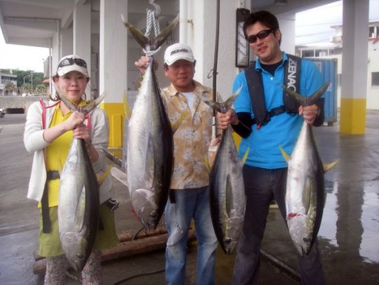 カジキ釣り体験　船をチャーターして大物狙いの本格釣り！＜半日または1日／与那国島＞