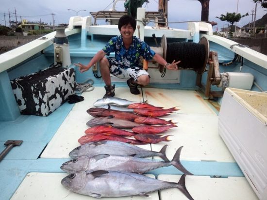 パヤオ（人工漁礁）釣り体験　人工的な浮き漁礁で大型回遊魚を狙う！＜チャーターあり／与那国島＞