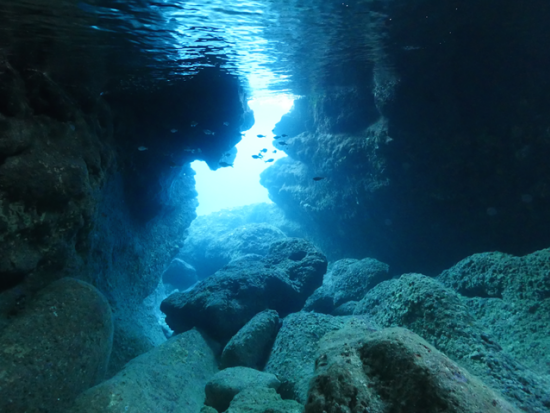 宮古島 青の洞窟シュノーケリング＋体験ダイビング マンツーマン制で安心！ビジャスリーフも楽しめちゃう！＜ボート／1ダイブ／シュノーケル2ポイント／伊良部島＞