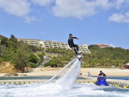 フライボード＆各種マリンスポーツを楽しめるお得なプランもあり＜名護市＞