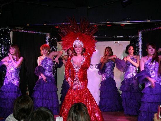 ニューハーフショー　ミュージカル＋レビュー＋漫才 大阪コミカルナイトショー＜ 1.5時間／ 飲み放題あり／記念写真可／心斎橋＞by 冗談酒場