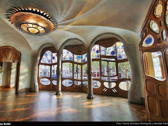 ガウディづくしのバルセロナ観光ツアー　塔へもご案内！サグラダ・ファミリア＆グエル公園＆カサ・ミラ＆カサ・バトリョ ＜貸切／日本語ガイド＞