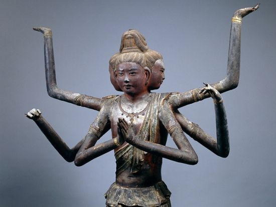 奈良定期観光バス｜東大寺＋春日大社＋興福寺 世界遺産の三社寺を巡る半日バスツアー＜約3時間／JR奈良駅・近鉄奈良駅発＞