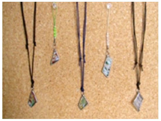 琉球ガラス細工体験　アクセサリーやランプシェードなどオリジナル作品を作ろう！＜久米島＞