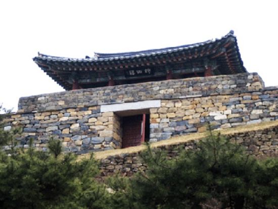 ソウル発！扶余（プヨ）＋公州（コンジュ）観光ツアー　世界遺産・百済（くだら）歴史遺跡地区の史跡を探訪　蓮の葉サムパプランチ＜1日／日本語ガイド／ホテル送迎付＞