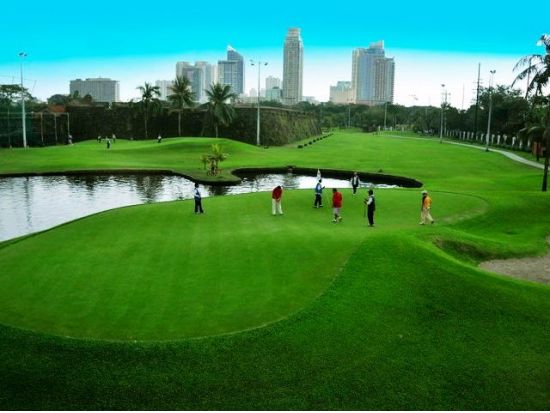 ゴルフ場予約　マニラの中心でゴルフ三昧☆イントラムロス・ゴルフコース＜ホテル送迎付き／日本語ガイド同行＞