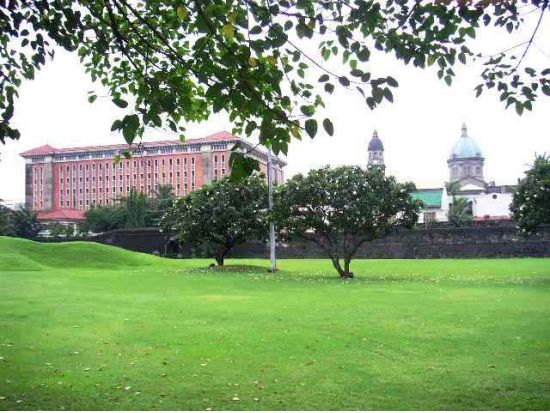 ゴルフ場予約　マニラの中心でゴルフ三昧☆イントラムロス・ゴルフコース＜ホテル送迎付き／日本語ガイド同行＞