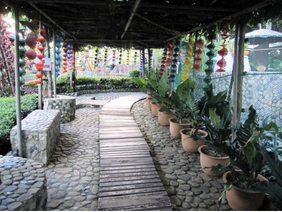 マニラ郊外ツアー　宮崎駿監督の映画のような世界が広がる☆ヒデンバレー温泉ツアー＜1日／ホテル送迎付き／日本語ガイド／昼食付き／貸切プラン有＞