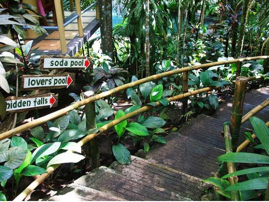 マニラ郊外ツアー　宮崎駿監督の映画のような世界が広がる☆ヒデンバレー温泉ツアー＜1日／ホテル送迎付き／日本語ガイド／昼食付き／貸切プラン有＞