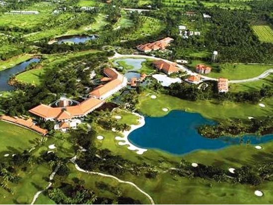 ゴルフ場予約　フィリピンオープン開催の名門☆マウントマララヤット・ゴルフ＆カントリークラブ＜ホテル送迎付き／日本語ガイド同行＞