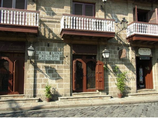 マニラ市内観光半日ツアー　名所や史跡、世界遺産まで見どころ満載の2つのコース！昼食付きプランあり＜午前／ホテル送迎／日本語ガイド＞