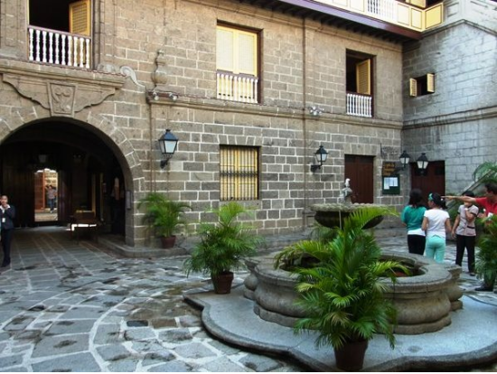 マニラ市内観光半日ツアー　名所や史跡、世界遺産まで見どころ満載の2つのコース！昼食付きプランあり＜午前／ホテル送迎／日本語ガイド＞