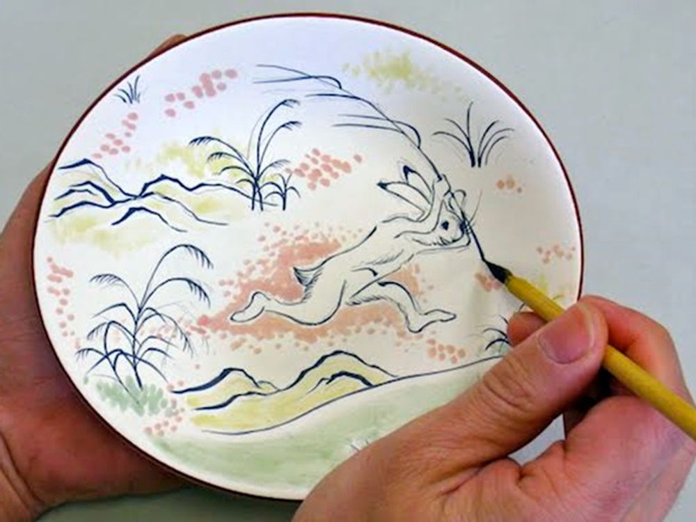 絵付け体験 湯のみ マグカップなどお好きな器に絵や文字を絵付け 1名 予約可 40分 清水寺近く By 清水焼窯元 森陶器館 京都の観光 遊び 体験 レジャー専門予約サイト Veltra ベルトラ