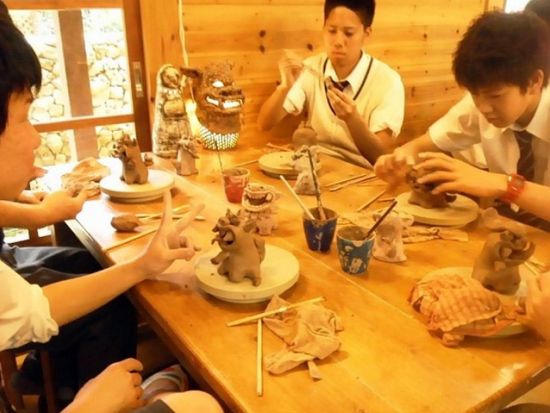 陶芸体験　宮古島の土でオリジナルシーサーや器を作ろう！雨でも体験OK＜宮古島＞