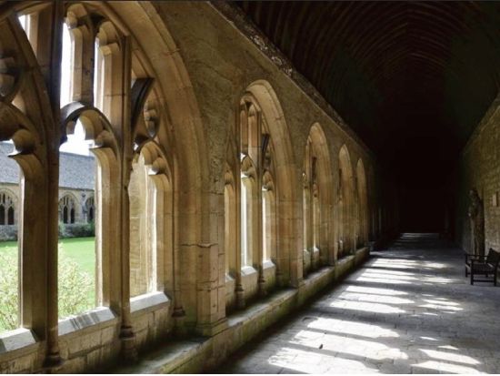 映画『ハリー・ポッター』ロケ地巡り！レイコック＆オックスフォード 1日観光ツアー＜貸切／日本語＞